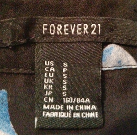 Forever 21 Hi- low shark shirt size small - Picture 7 of 8